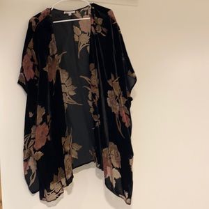 DR2 Velvet Kimono